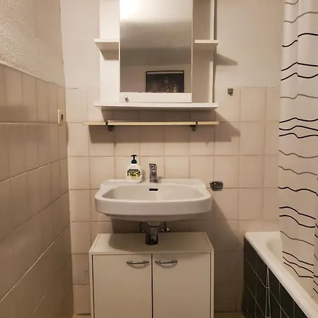 Apartment Private Mit Kueche Und Bad Einzimmerwohnung